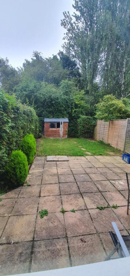 Spacious And Serene Stay Near Milton Keynes Centre Willen Exterior foto