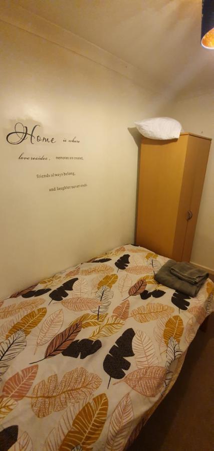 Spacious And Serene Stay Near Milton Keynes Centre Willen Exterior foto